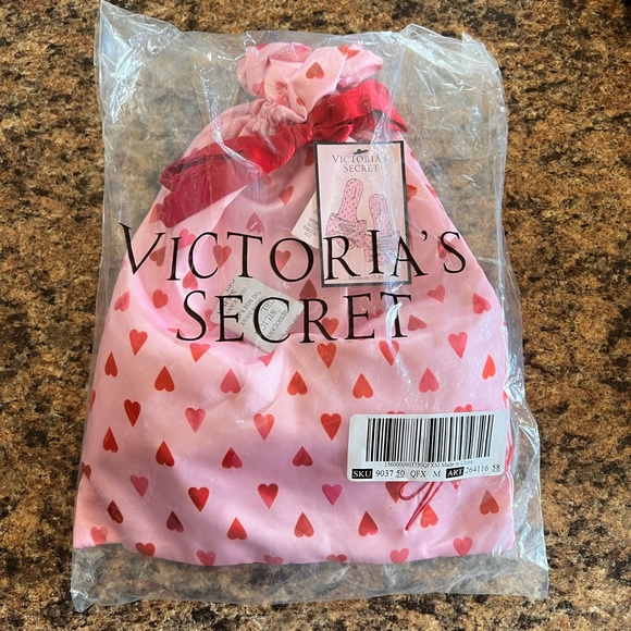 NWT Embellished Satin Heart Bow Slides Size Medium - Picture 2 of 6